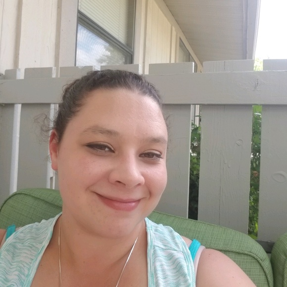 Meet your Posher, Lori - Picture 1 of 1